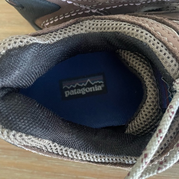 Patagonia Brown and Burgundy hiking  Shoes 8.5 women’s - Picture 6 of 7